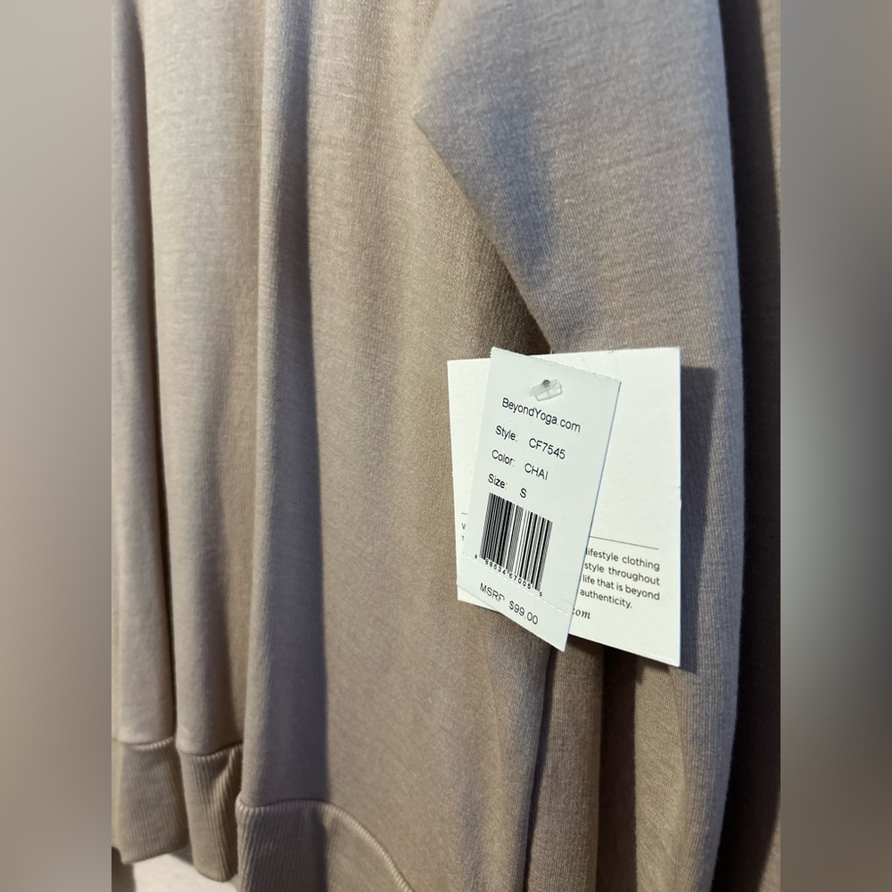 NWT Beyond Yoga Cozy Fleece™ Favorite Raglan Crew Sweatshirt - Picture 12 of 14